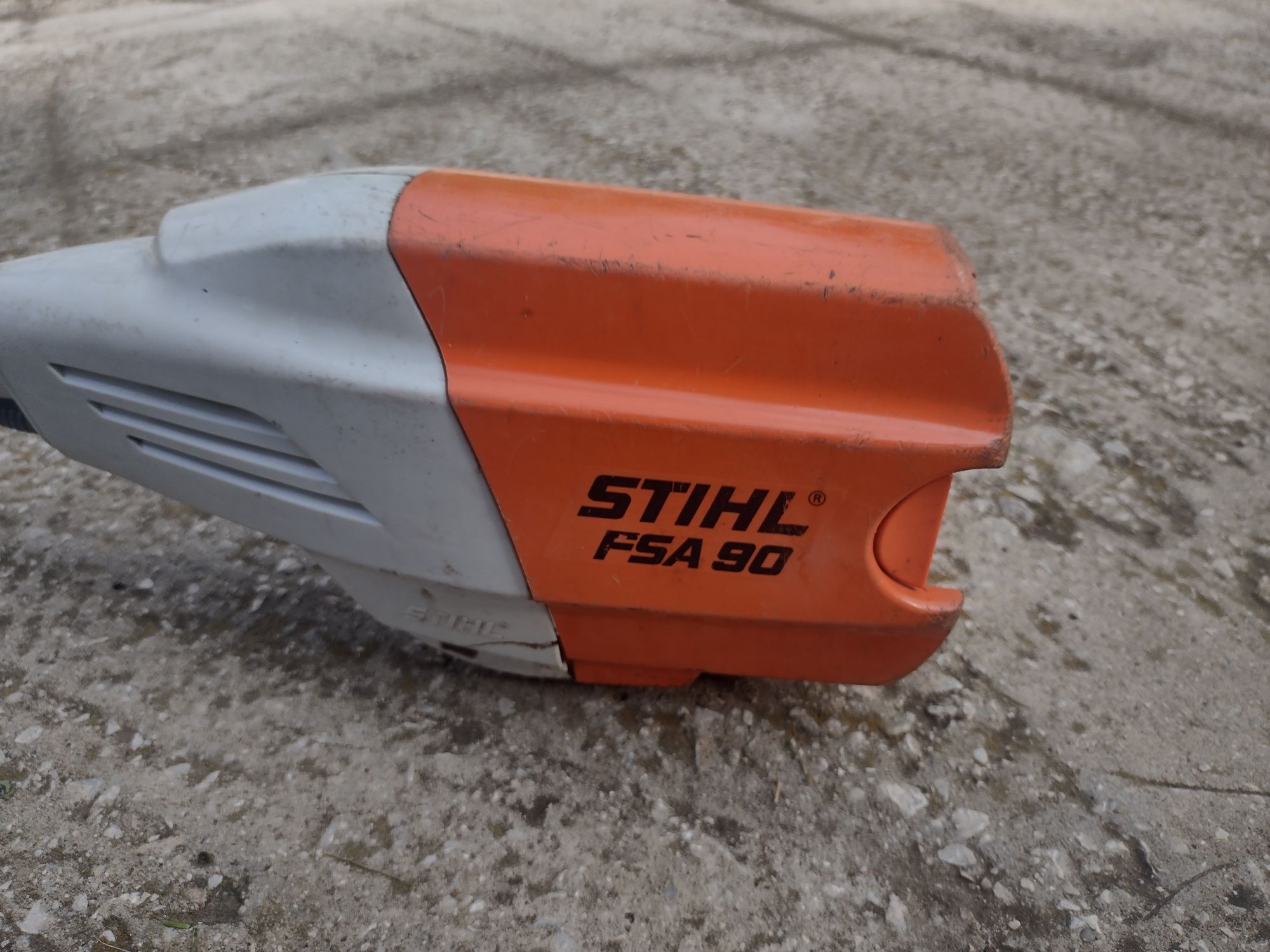 STIHL FSA90 Акумлаторна коса Щил 90