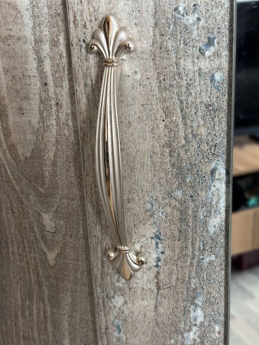 Продается угловой шкаф и отличном состоянии.