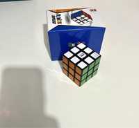Vând cub Rubik 3x3x3