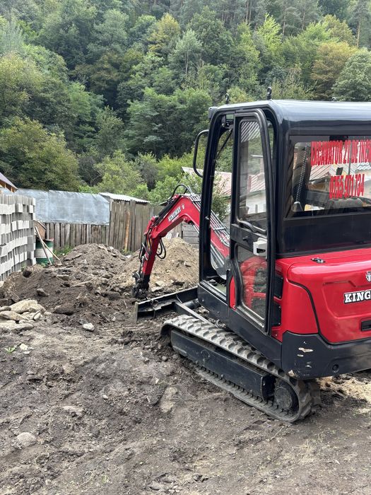 Miniexcavator de inchiriat