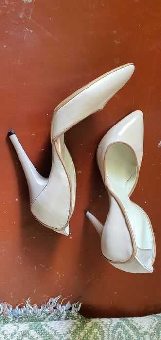 Pantofi piele bej de nuntă -129 ron