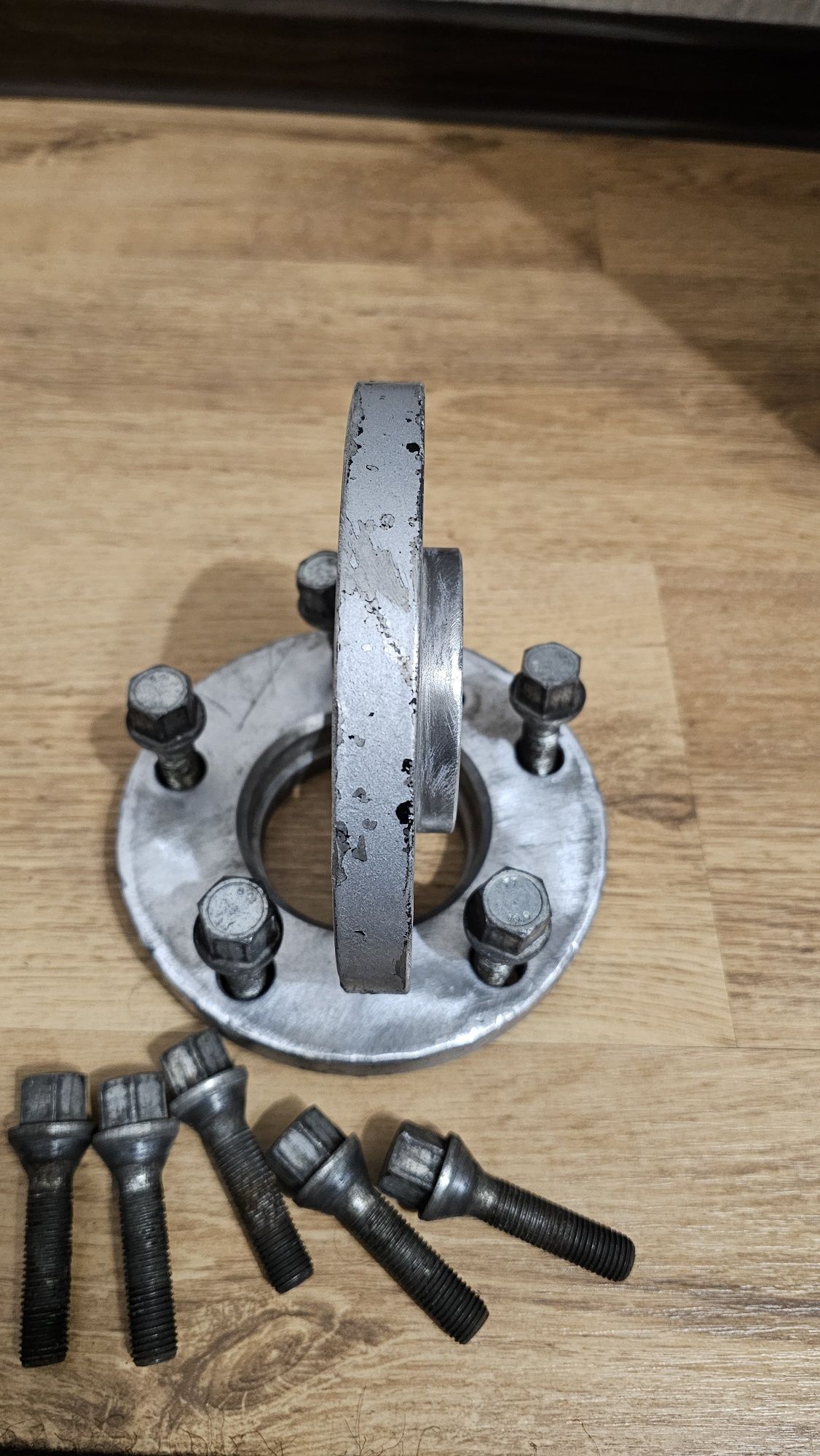 Продавам Фланци 5х120