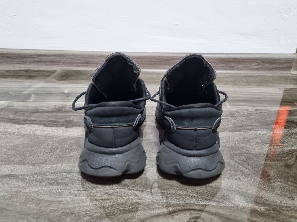 Papuci Adidas Ozweego mărimea 35
