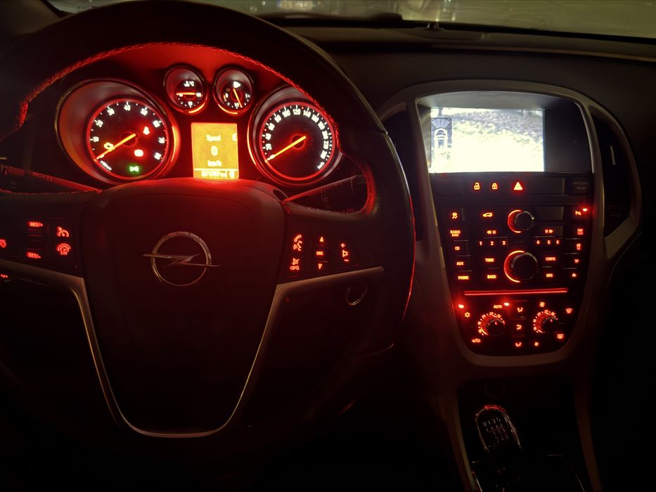 Vand Opel Astra J 2013 1.4 turbo 140cp