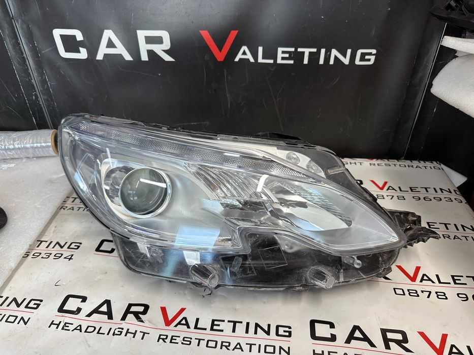 Фар фарове десен Пежо 2008 А94 far farove Peugeot 2008 А94