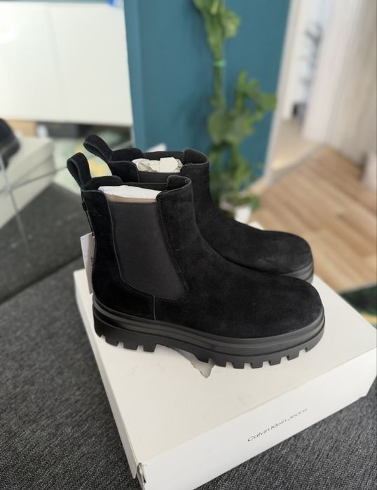 Calvin Klein Jeans Lugged Chelsea cizme piele intoarsa neagra 41 noi