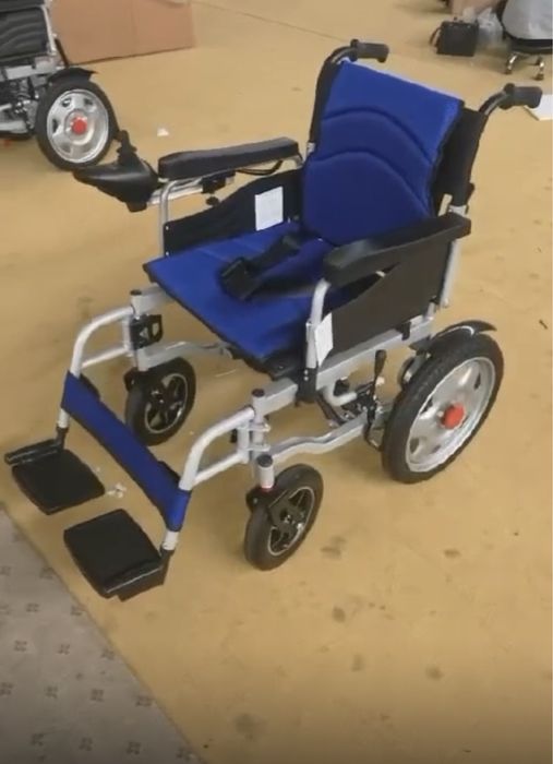 Продам инвалидную коляску с электроприводом