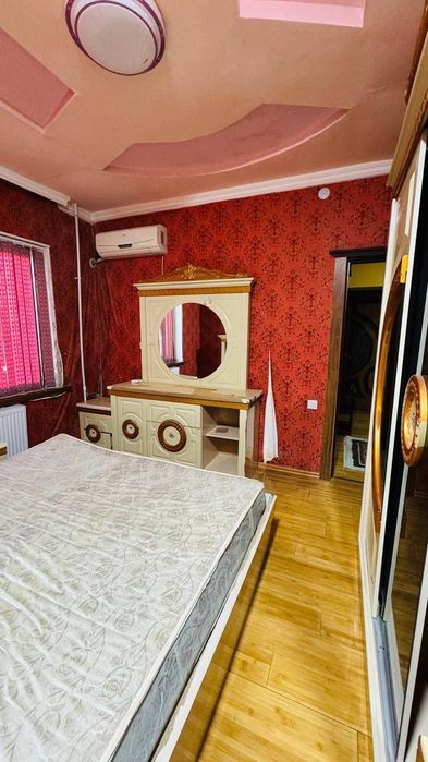 3 xonali kvartira sotiladi