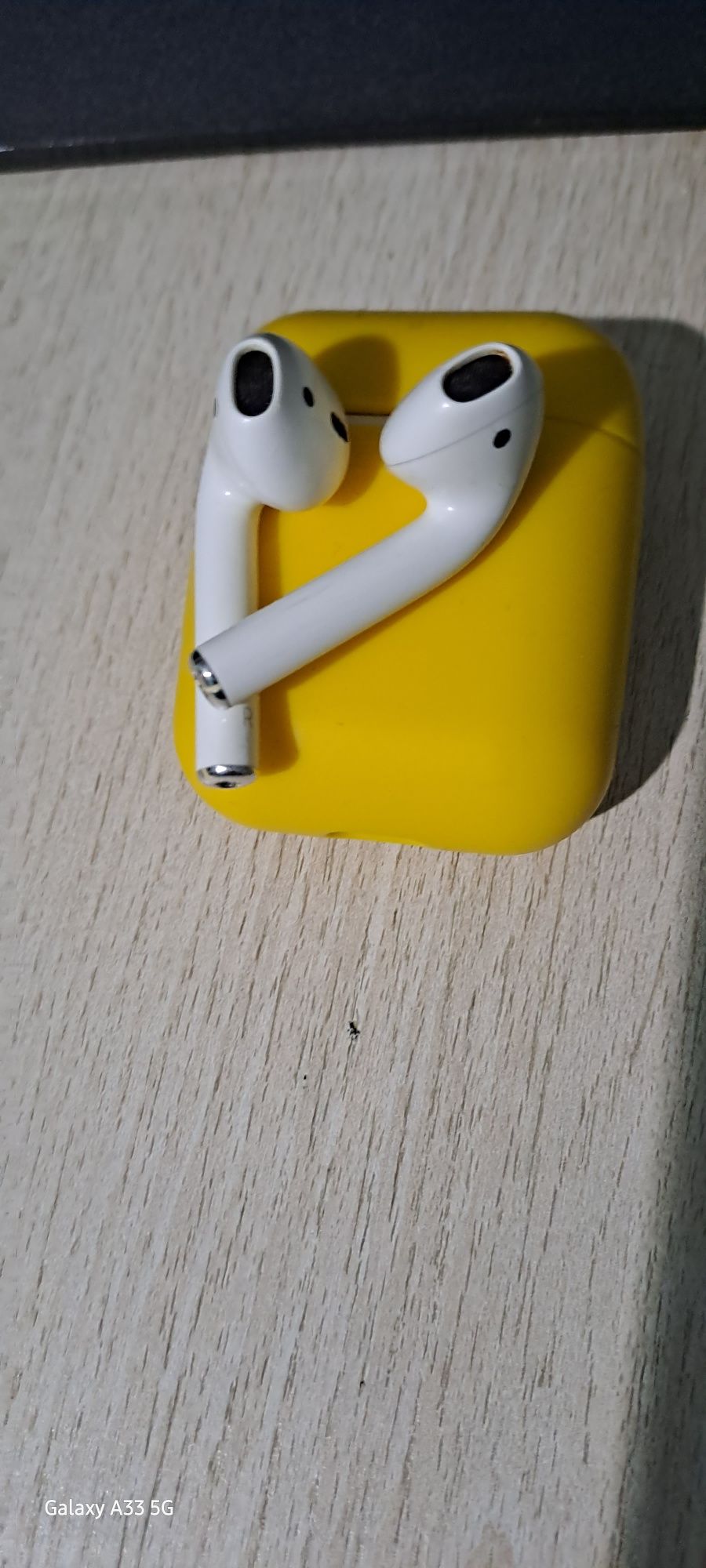 Продам Air pods.