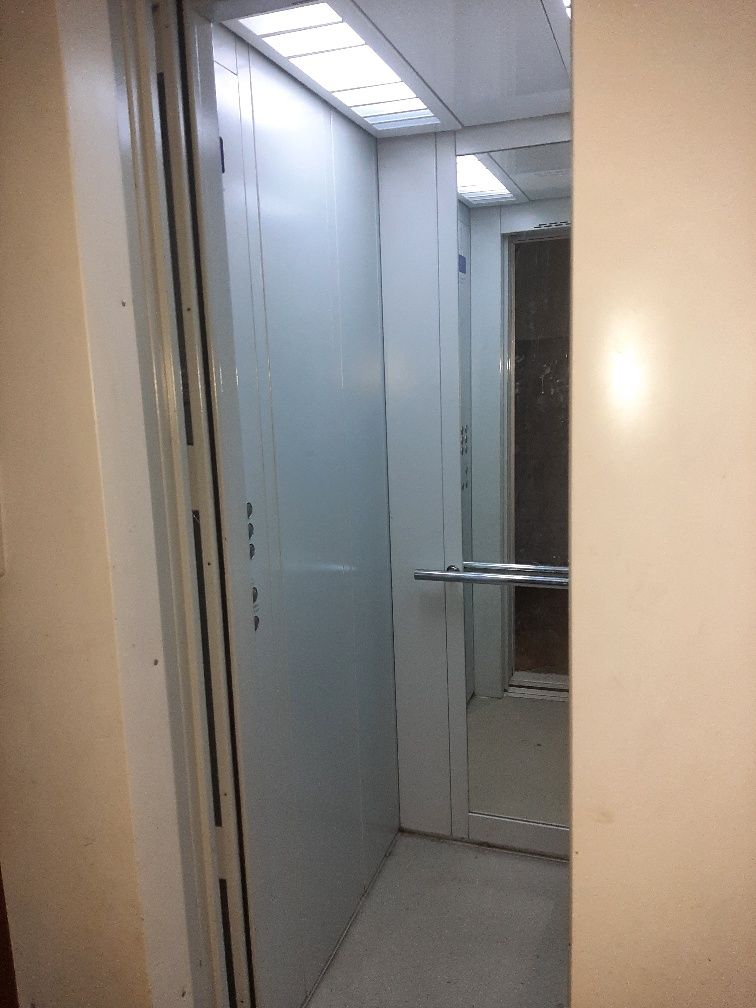 Продам 3 комн квартиру 5 мкр 12 дом