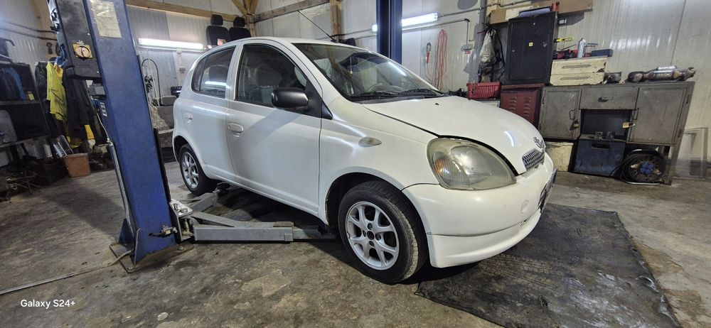 Dezmembram Toyota Yaris 1.3 benzina 2NZFE