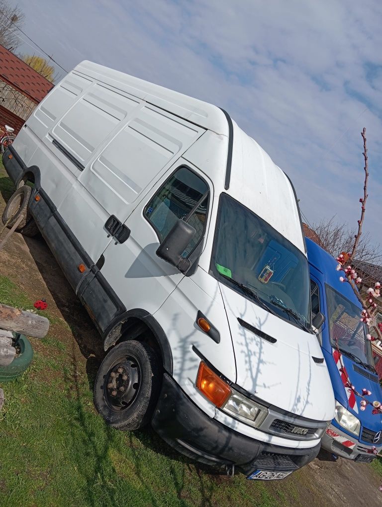 Vând Iveco daily