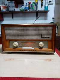Radio vechi, pe lampi ,,Blaupunkt Verona,, fabricat in anul 1962