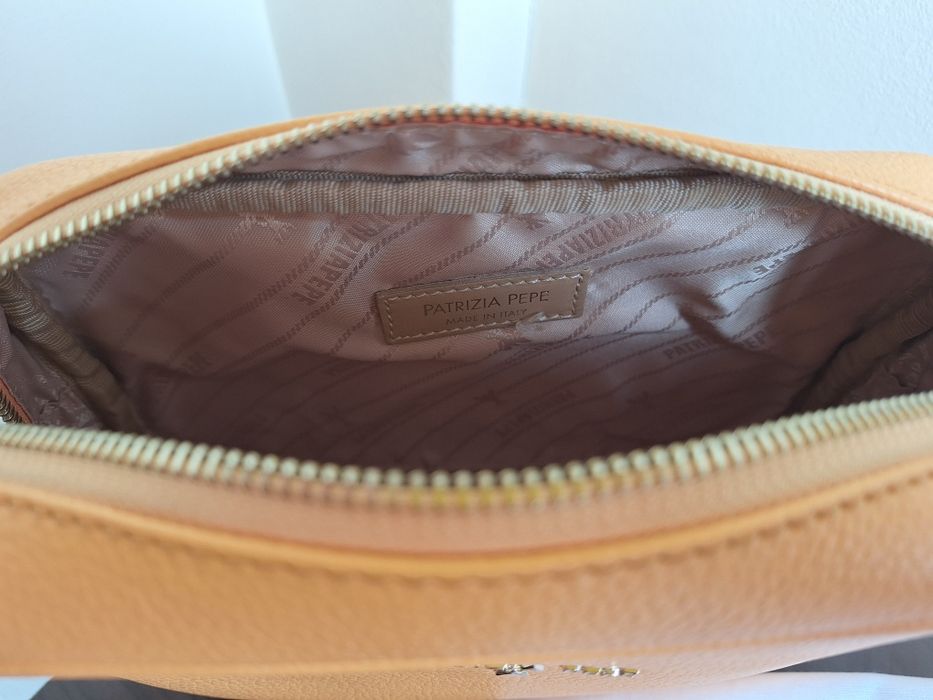 Patrizia Pepe малка кросбоди чанта