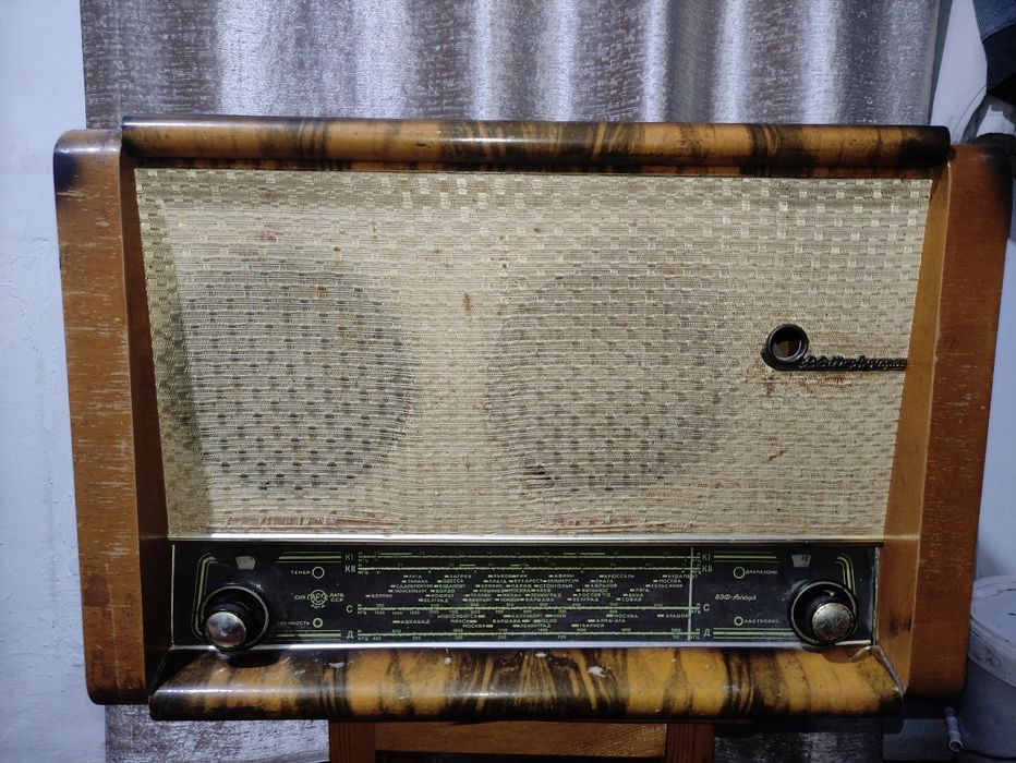 Антиквар радио ВЕФ Аккорд