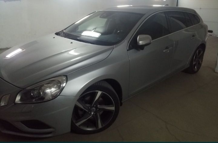 Volvo V60 R design