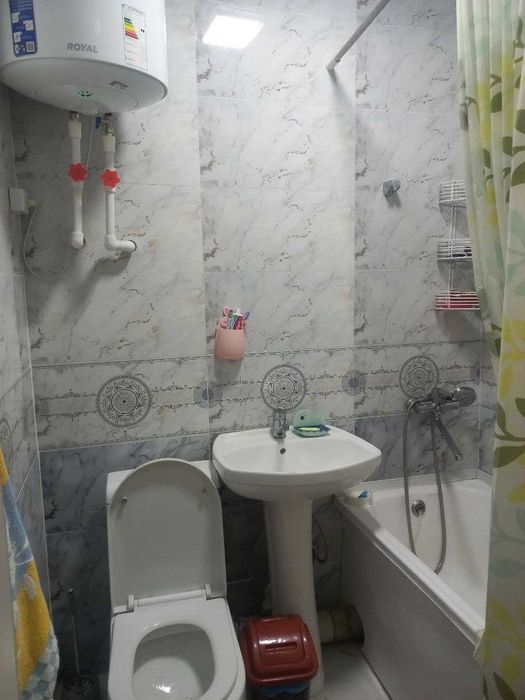 Срочно 1 хонали квартира сотилади эски ЦУМ