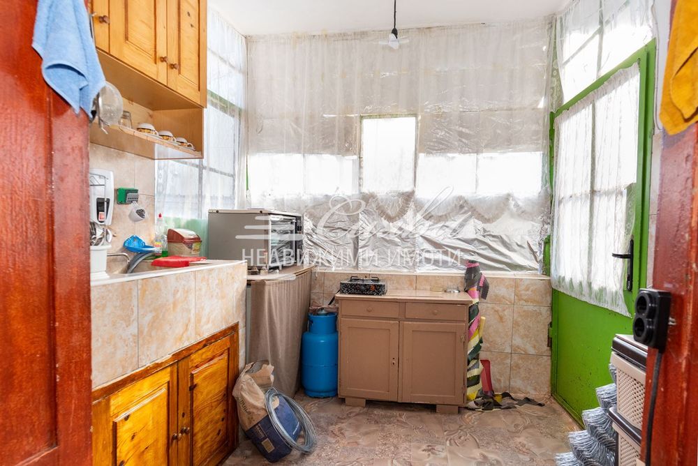 Самостоятелна едноетажна КЪЩА - кв. Дивдядово!