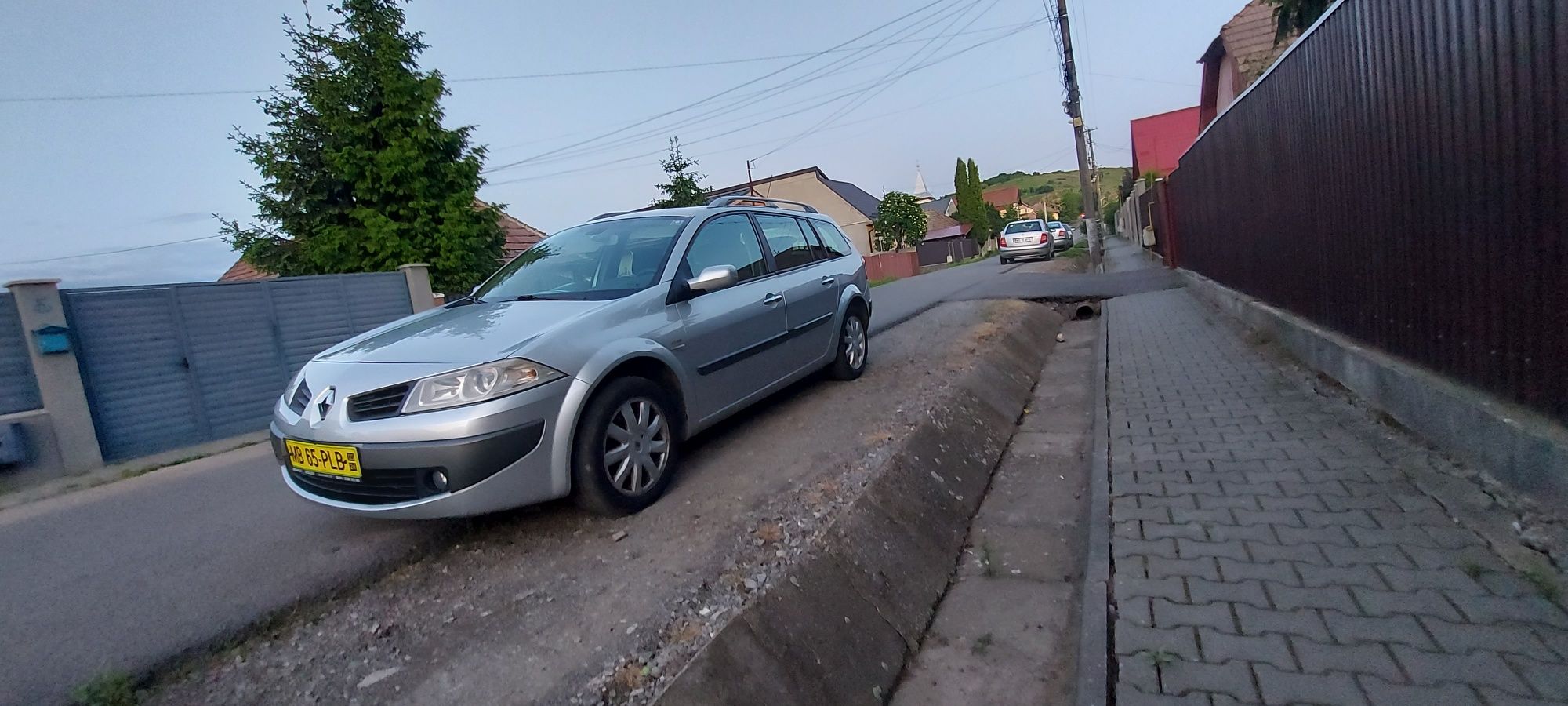 Vând Renault megane sau schimb cu dubă