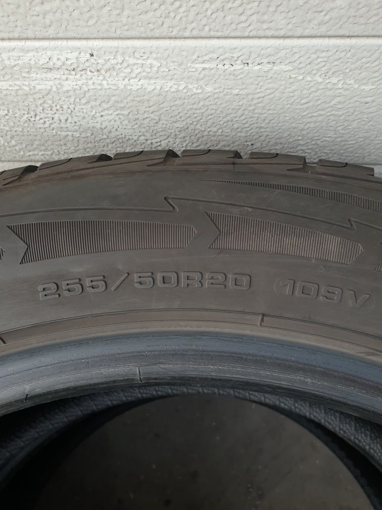 Зимни гуми 2 броя GOODYEAR UltraGrip Suv 255 50 R20 дот 4221