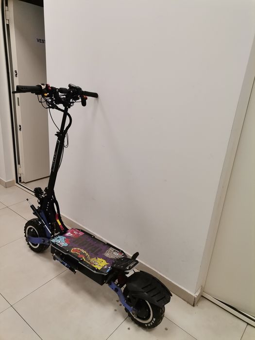 Vând trotineta electrica sau schimb cu jbl ultimate 1100
