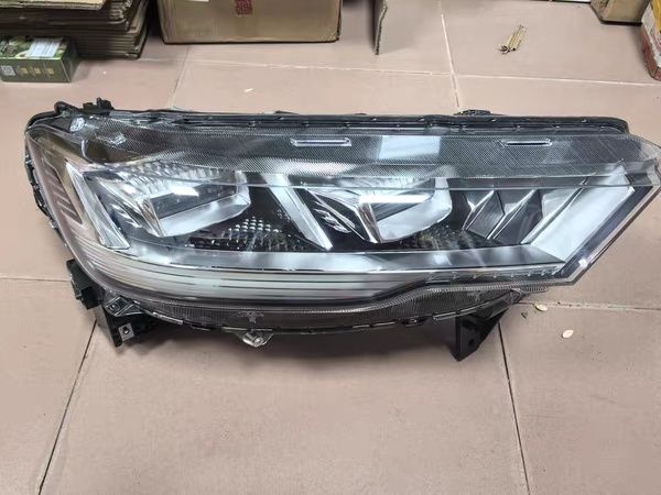 Продам фары для Haval H6 (правая)