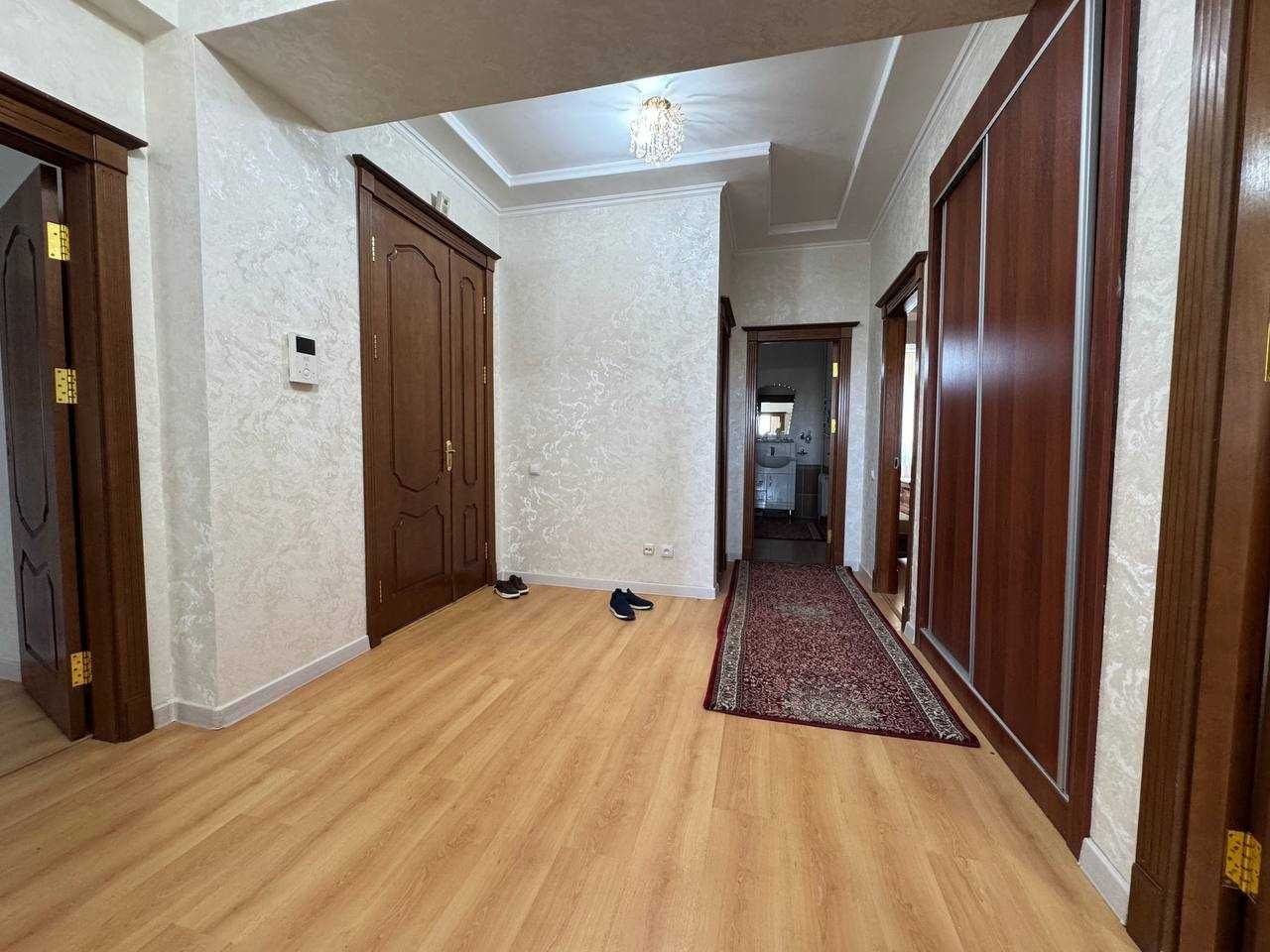 Центр,Продается 3-х Комнатная квартира ЖК "Алишер Навои, 104кв.м.