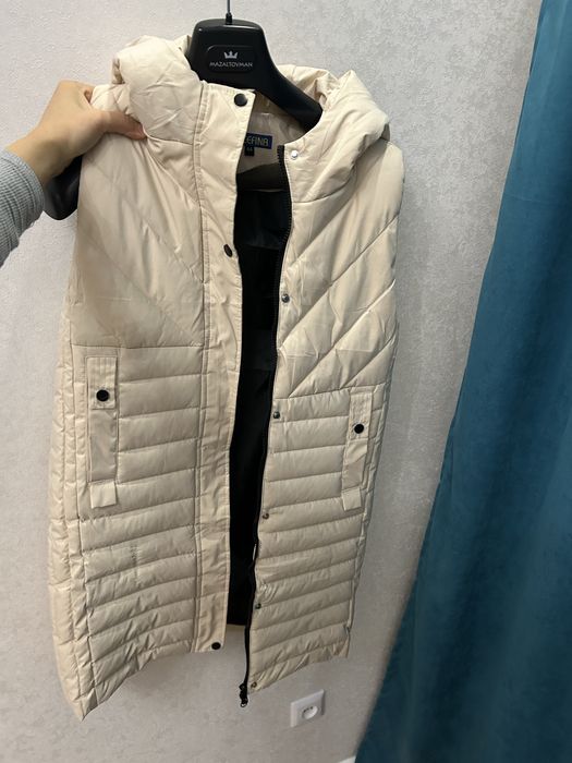 Безрукавка теплая удлиненная