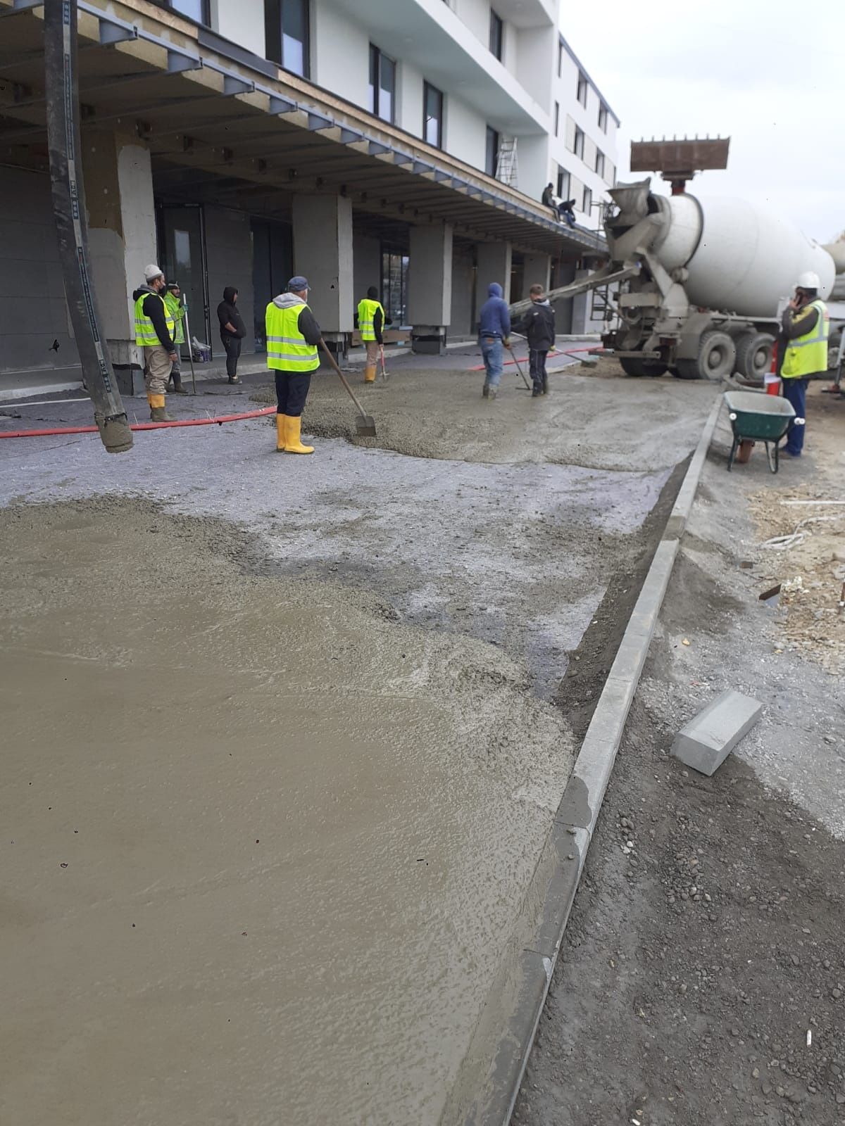 Turnari beton finisat cu Elicopter si Cuart, Pardoseli Industriale