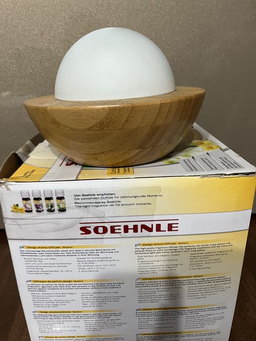 Difuzor Aromaterapie cu lumini ambientale