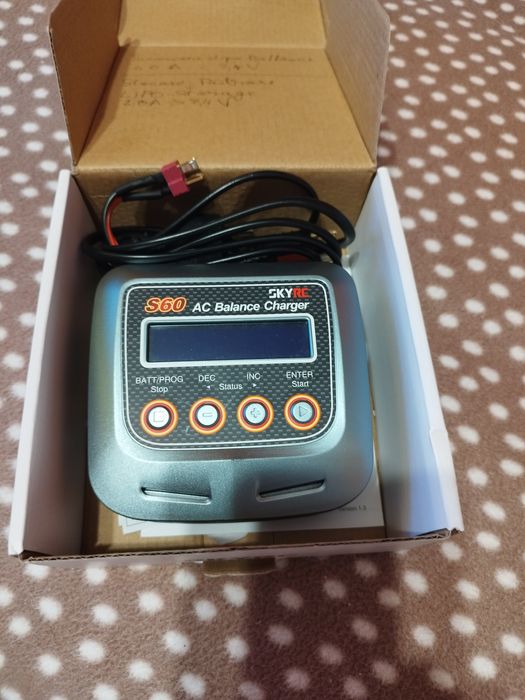 Vând încărcător bateri bărcuță mașinuțe electrice