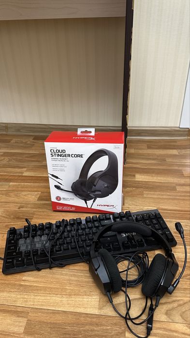 Наушники и клавиатура