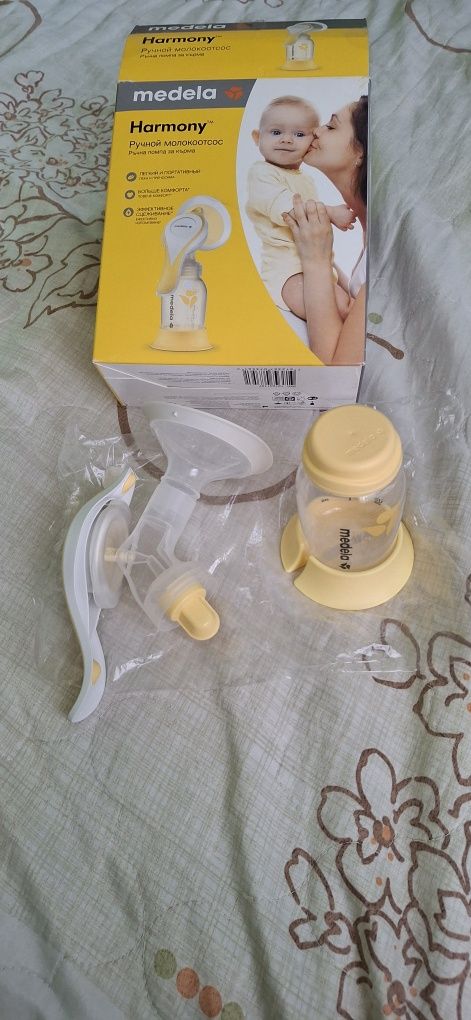Двуфазна ръчна помпа Medela - Harmony и Силиконови зърна Medela