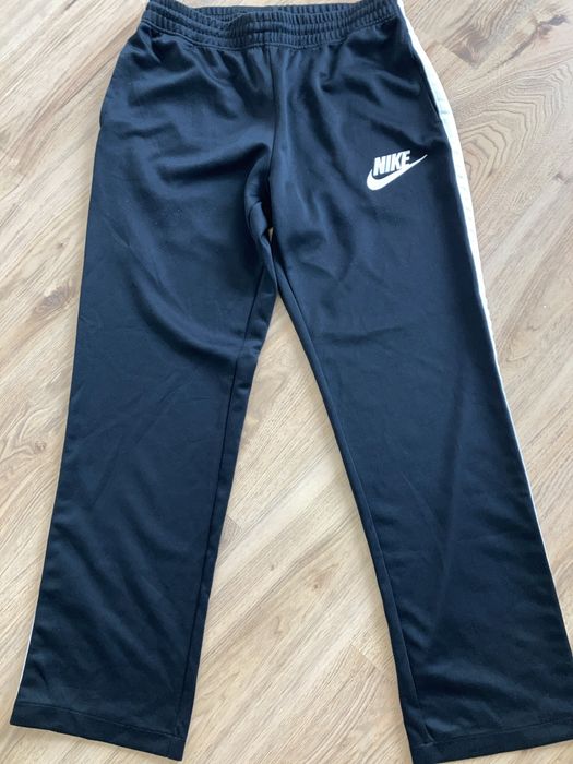 Nike black and white