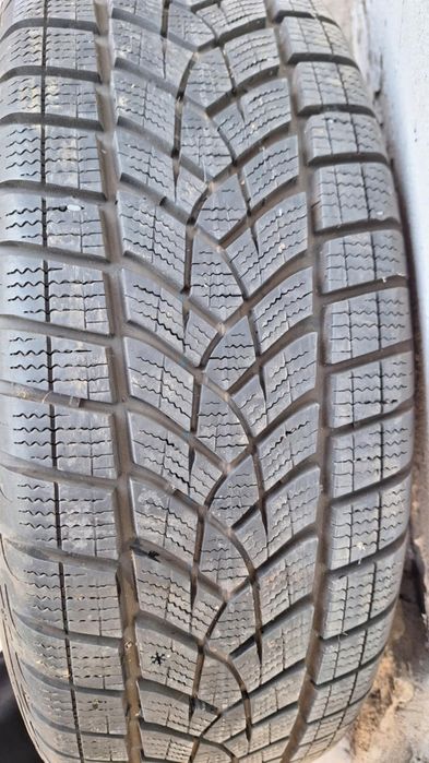 Джанти и Гуми   17" 5x114.3 Зимни гуми 215/65/17