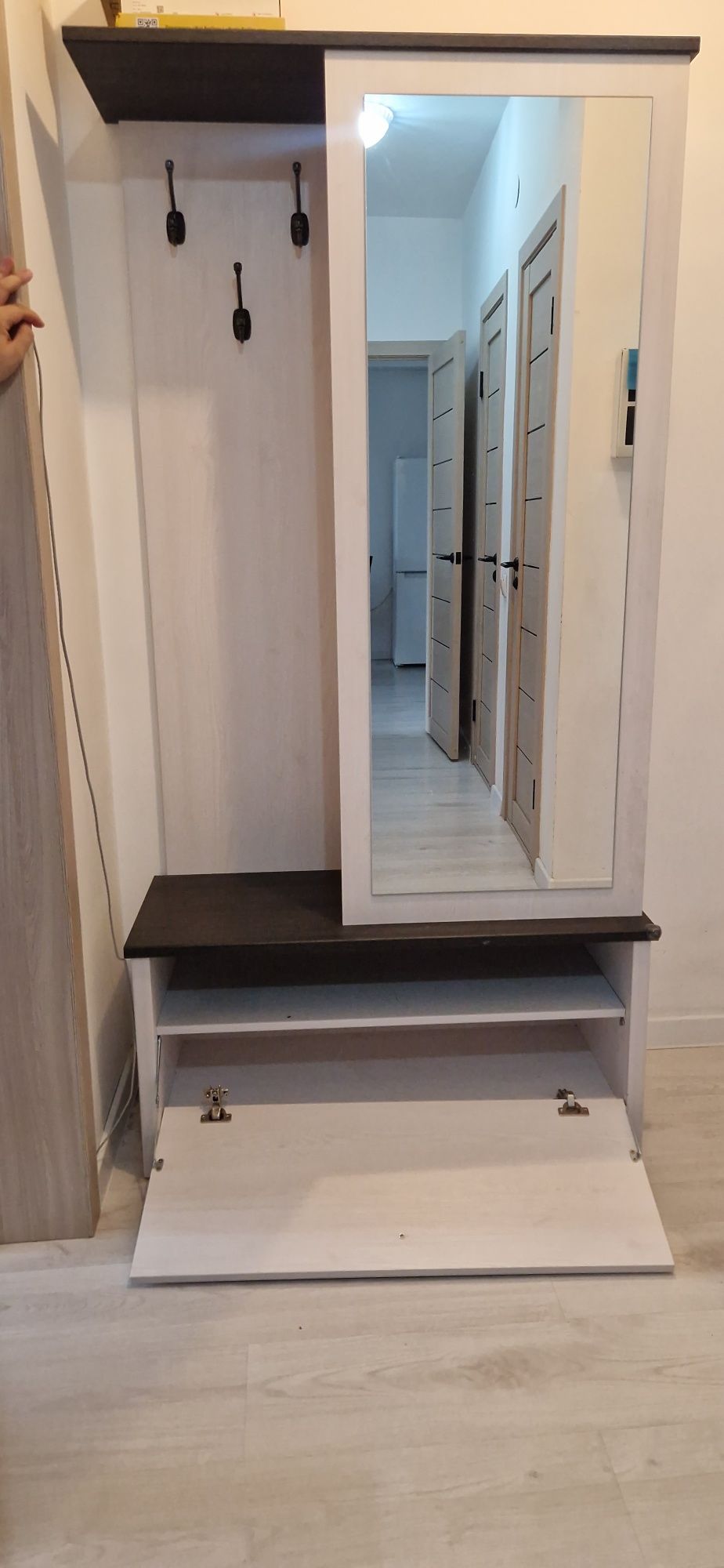 Продается Шкаф в прихожую