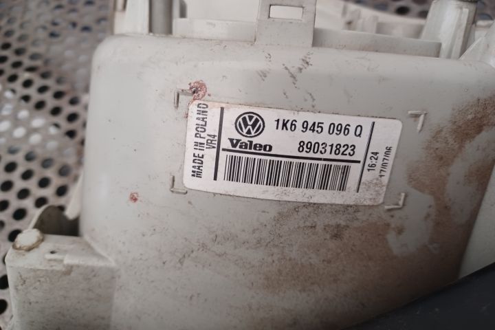 Lampa stop dreapta pe aripa DOUA USI 1K6945096Q Volkswagen VW Golf 5  [din 2003 pana  2009] seria H