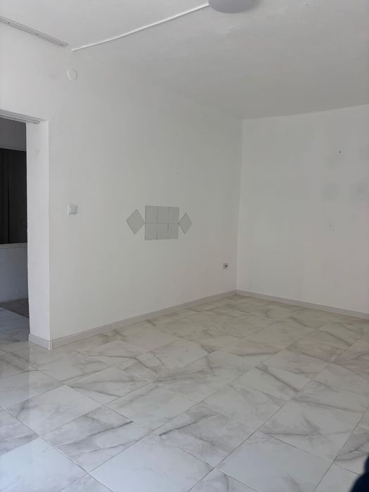 Ìnchiriez spatiu comercial