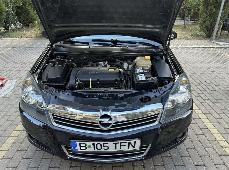 Opel Astra H Sedan