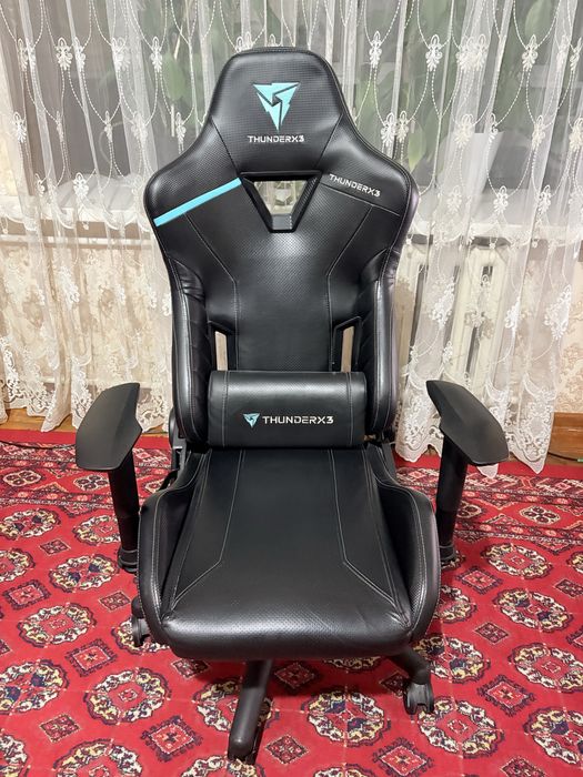 Игровое кресло Thunder 3X Carbon