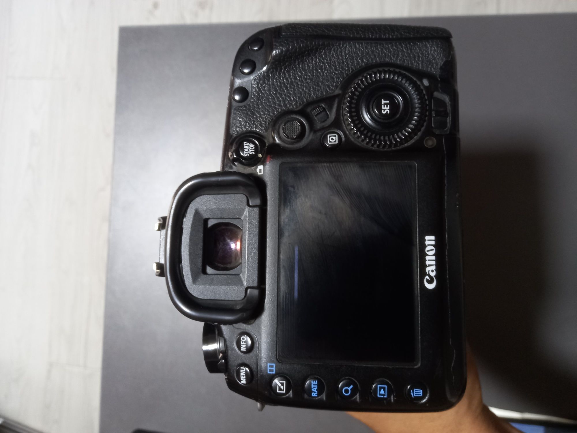 Canon mark IV sotiladi xolati yaxshi