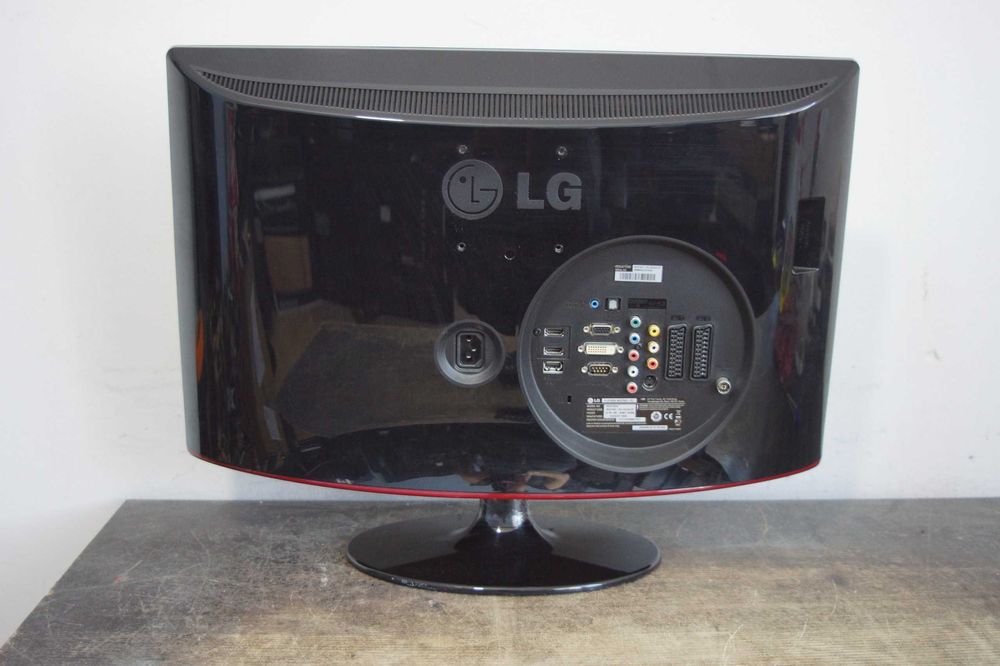 Televizor lcd - Lg M237WD - 23 inch/58 cm - impecabil