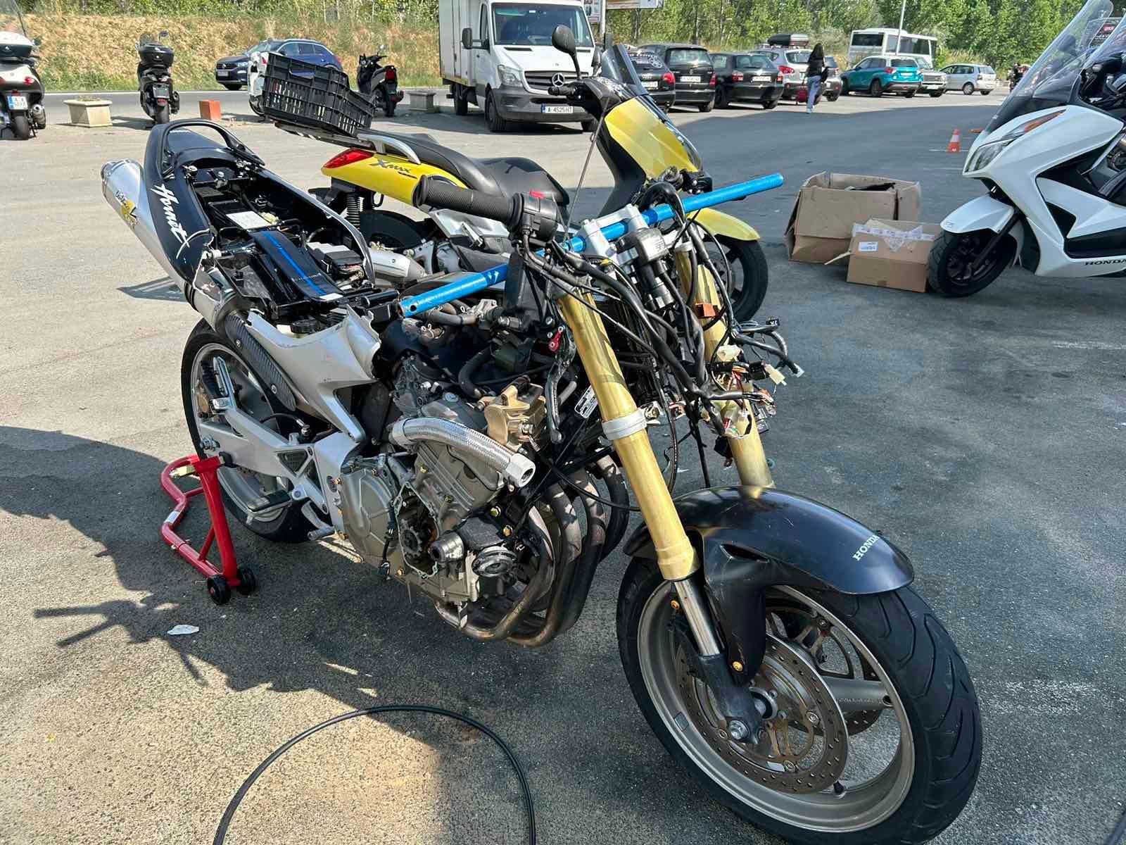 Honda Hornet 2006 за части