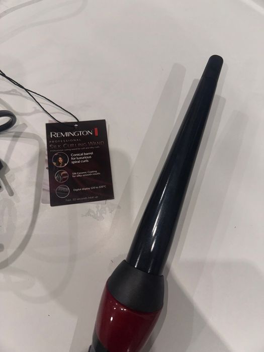 Конусовидна маша за коса Remington Silk Curling Wand