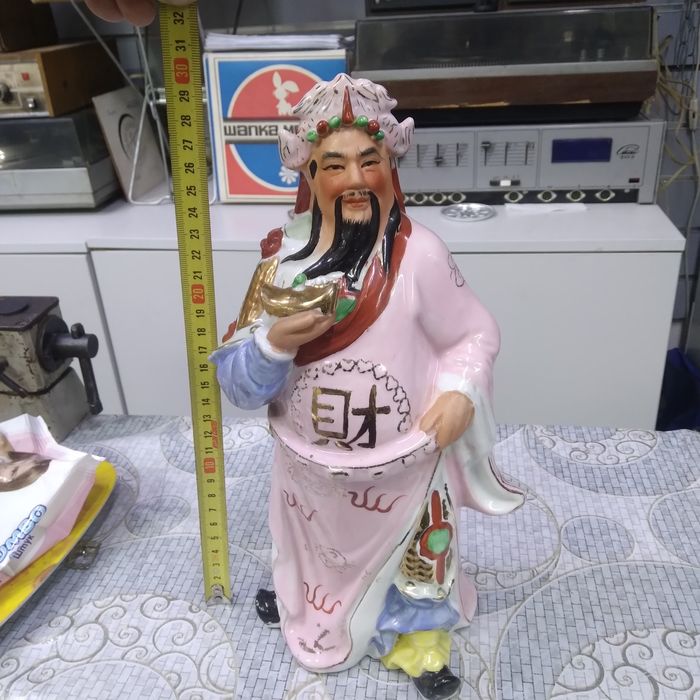 Продам статуэтку Китай форфор Цай-шэнь 1950-60 год