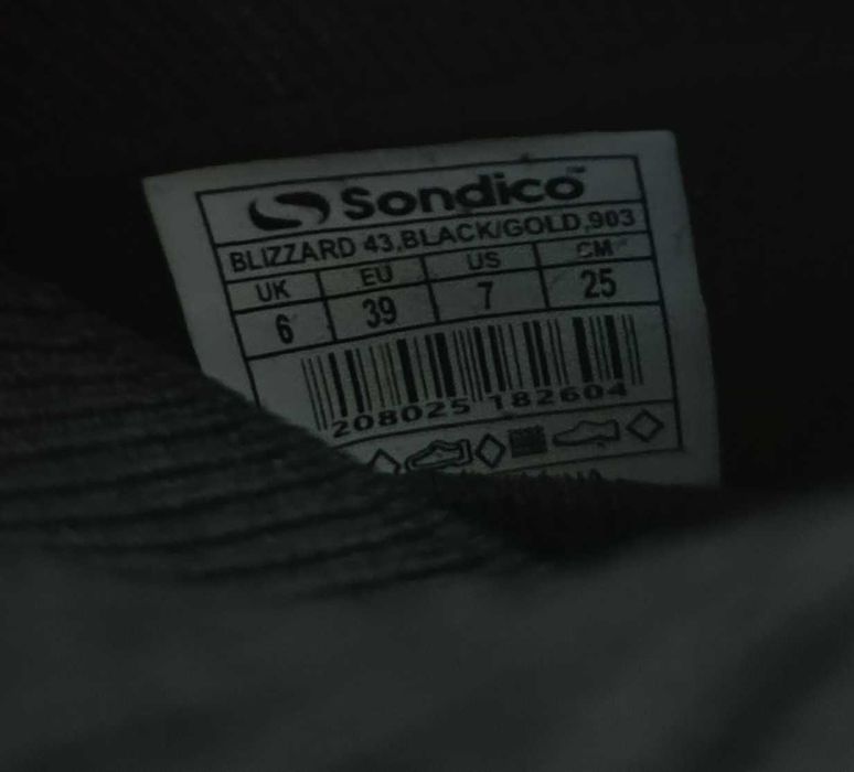 Нови  футболни обувки/бутонки 39