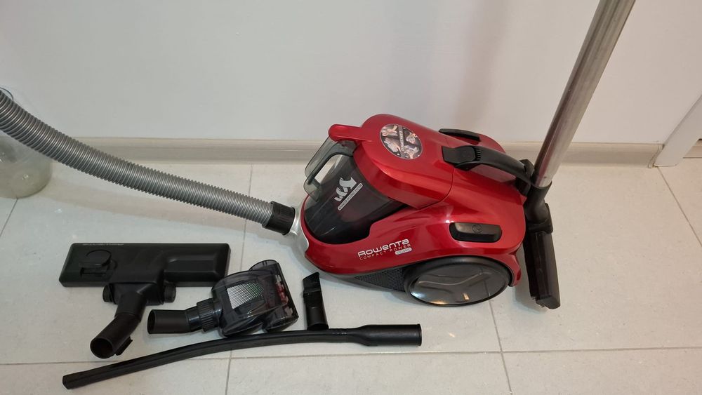 Aspirator fără sac  Rowenta compact turbo 750W ,1,5 l.