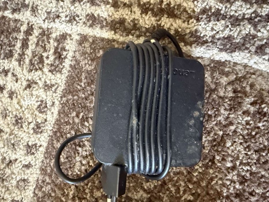 Захранване/адаптор за лаптоп Lenovo