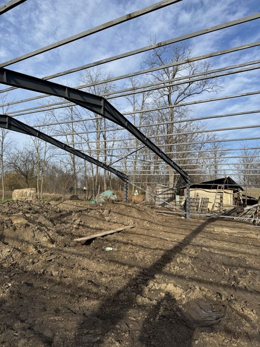 Vand hale si structuri metalice