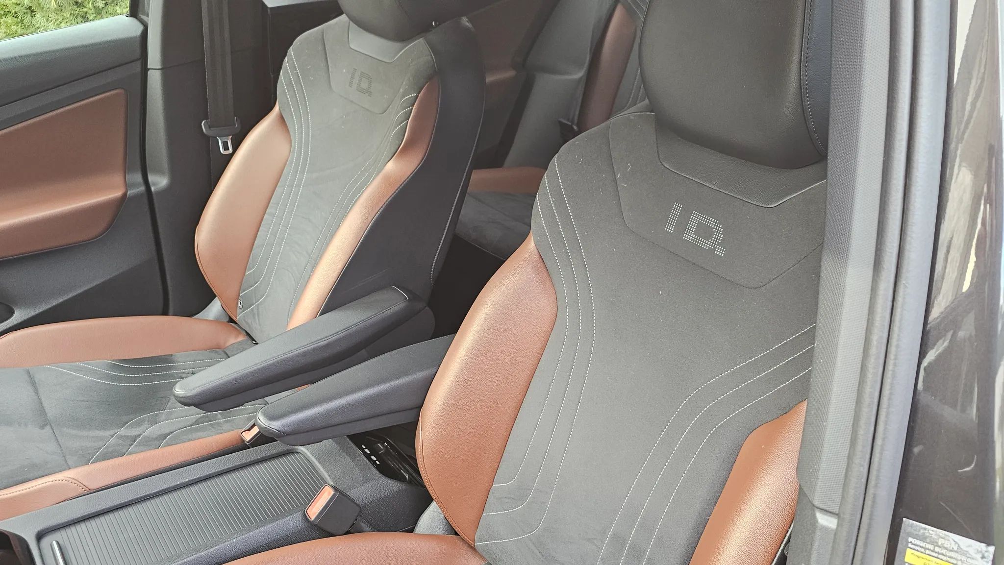 Volkswagen ID.4 VW ID 4 + statie de incarcare(Wallbox) 11Kw CADOU